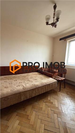 Apartament cu 2 camere decomandat în 1 Decembrie