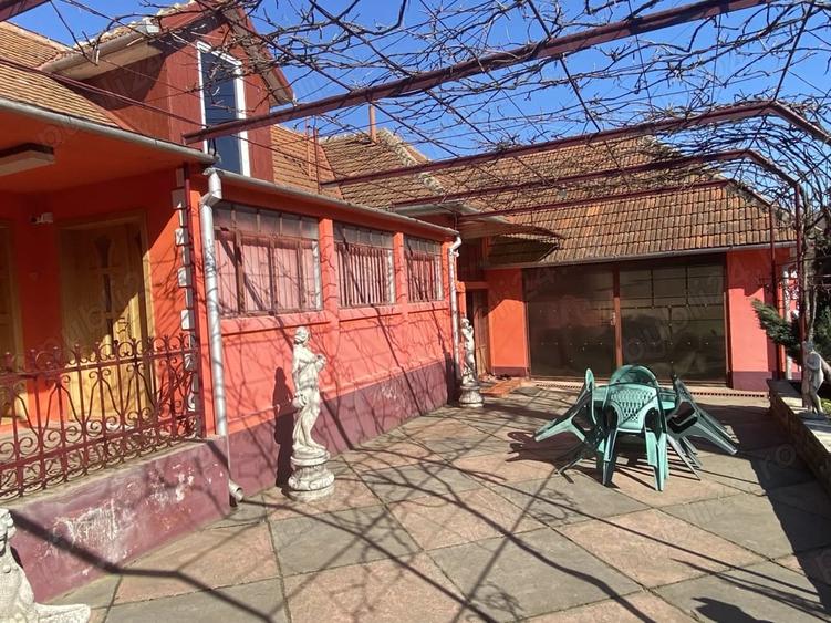 Casă cu 3 camere cu Teren 1100 Mp în Sarmizegetusa