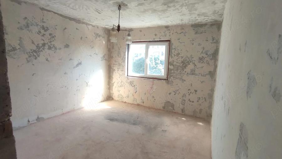 Apartament cu 3 camere decomandat în Țiglina 1