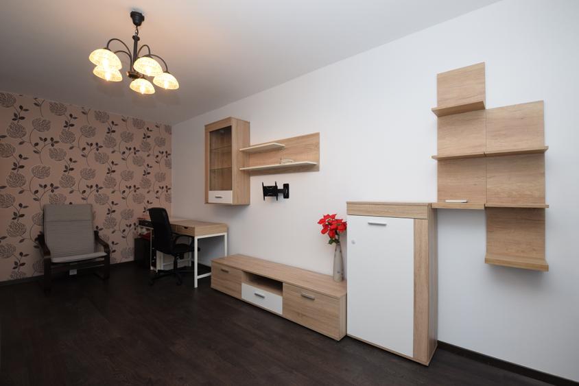 Apartament cu 2 camere decomandat în Titan