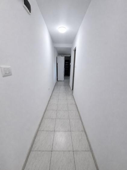 Apartament cu 3 camere semidecomandat în Dâmbovița