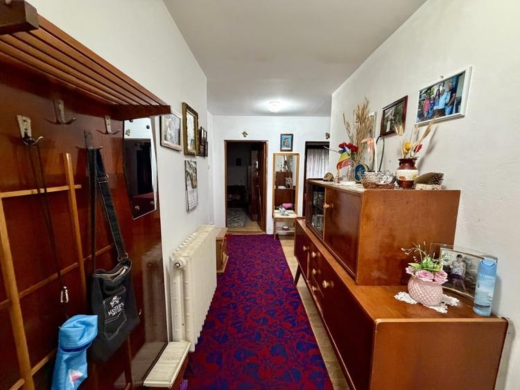 Casă individuală cu 3 camere cu Canalizare în Cetate