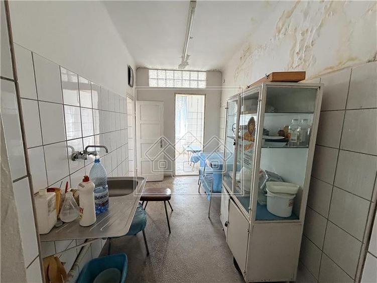 Spațiu comercial, de 55 mp, în Central