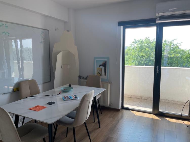 Birou, de 989.90002441406 mp, în Grivița