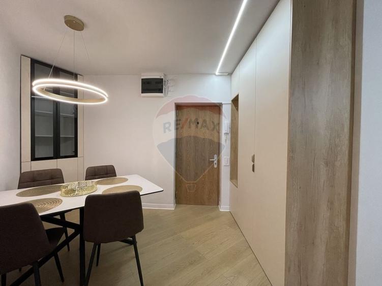 Apartament cu 3 camere decomandat, mobilat în P-ța Alba Iulia