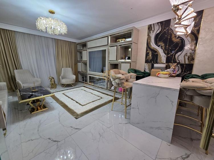 Apartament cu 4 camere decomandat, mobilat în Metalurgiei