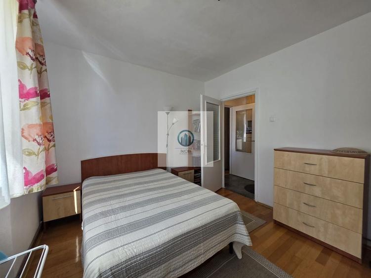 Apartament cu 2 camere semidecomandat, mobilat în Central