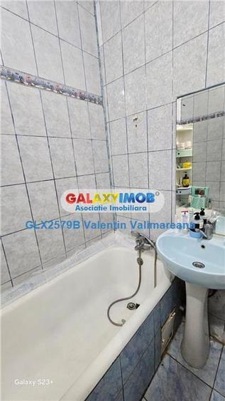 Casă cu 4 camere cu Teren 246 Mp în Eroii Revoluției