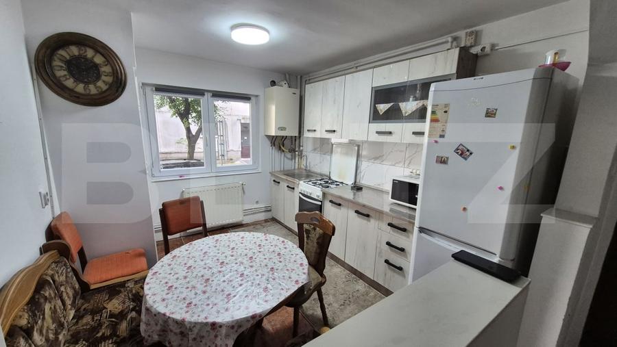 Apartament cu 2 camere semidecomandat, mobilat în Micro 16