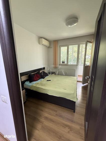 Apartament cu 4 camere semidecomandat în Drumul Taberei