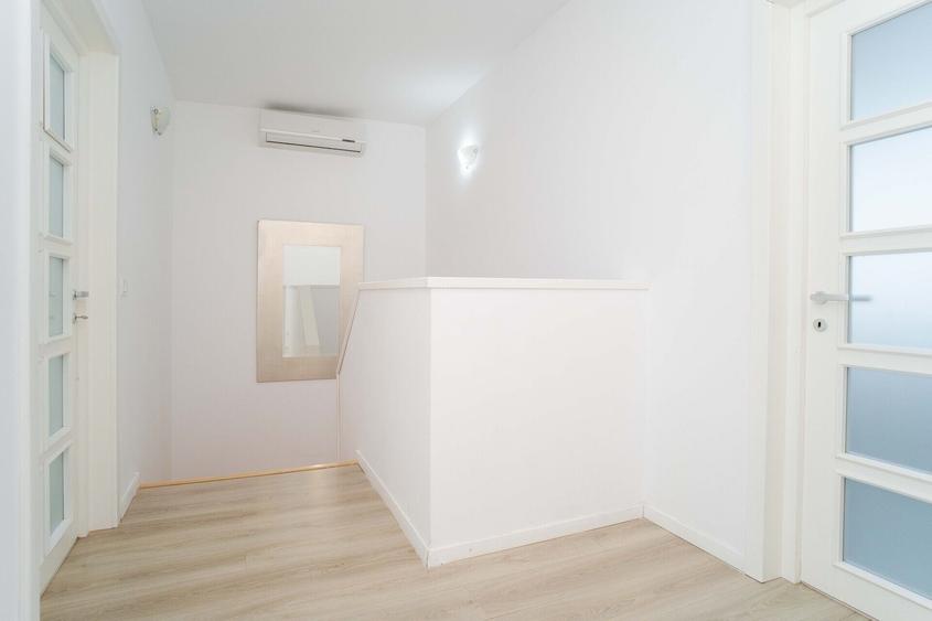 Duplex cu 4 camere cu Canalizare în Păcurari