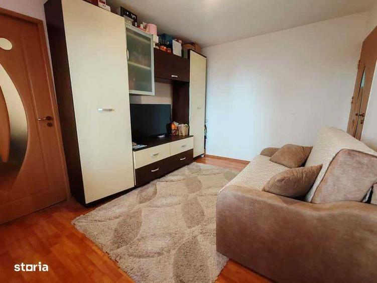 Apartament cu 2 camere nedecomandat în Letea Veche