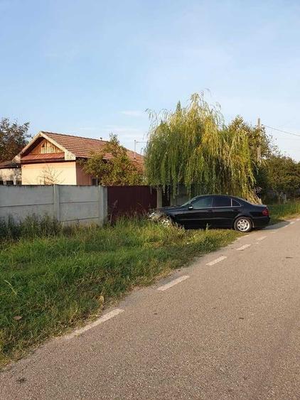 Casă cu 4 camere în Deveselu