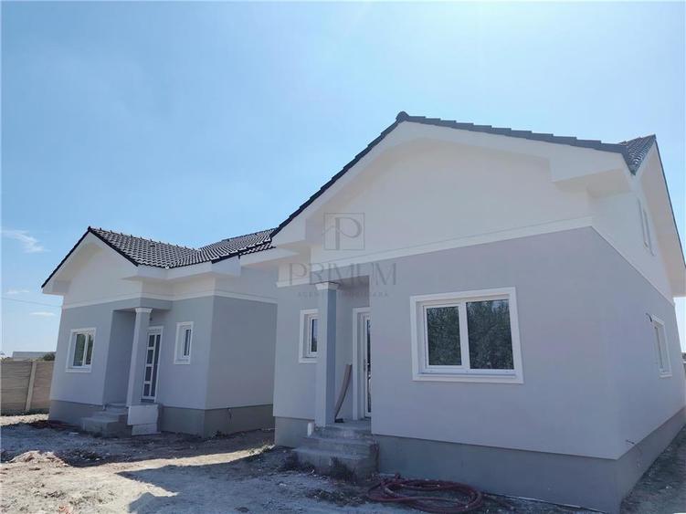 Duplex cu 3 camere cu Canalizare în Moșnița Nouă