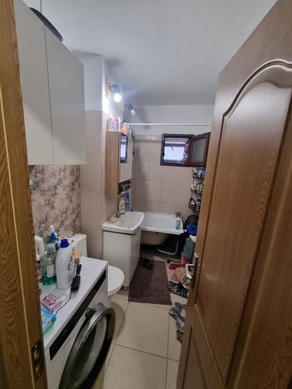 Apartament cu 3 camere decomandat în Drumul Carului