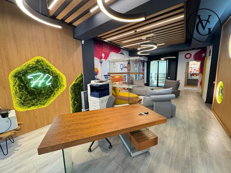 Duplex cu 11 camere cu Canalizare în Turda