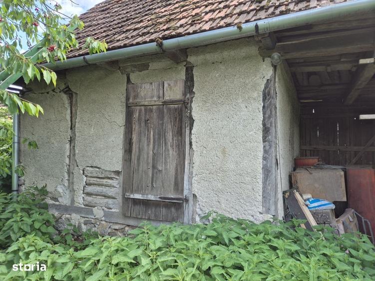 Casă cu 4 camere cu Teren 864 Mp în Bârzava