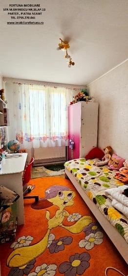 Apartament cu 3 camere semidecomandat în Dărmănești