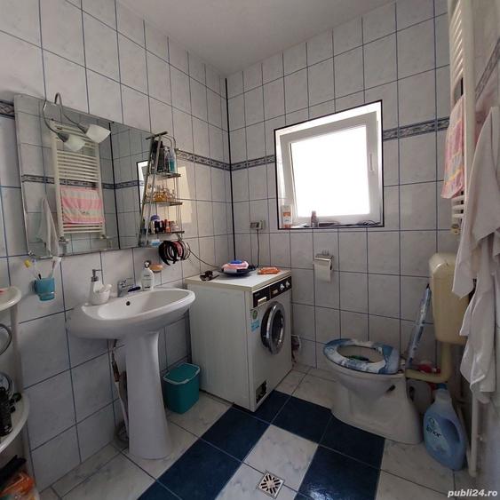 Casă cu 6 camere cu Teren 300 Mp în Muncitoresc