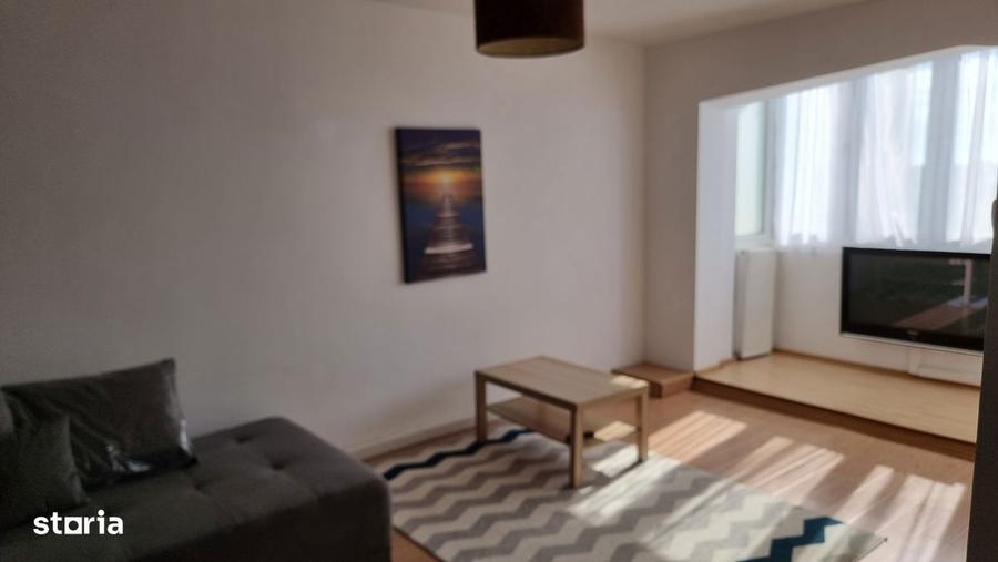 Apartament cu 3 camere, mobilat în Titan