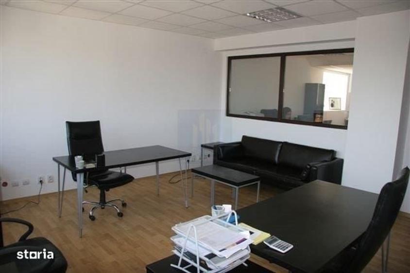 Spațiu comercial, de 800 mp, în Domenii