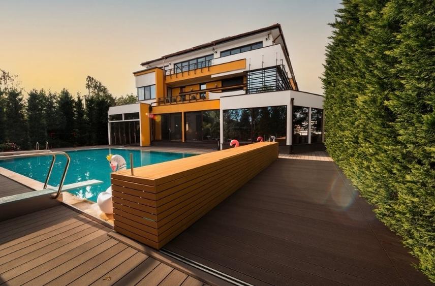 Casă individuală cu 5 camere cu Teren 2548 Mp în Băneasa