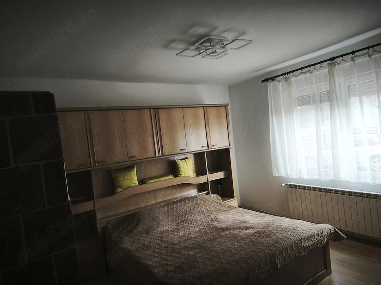 Casă cu 2 camere cu Teren 905 Mp în Central