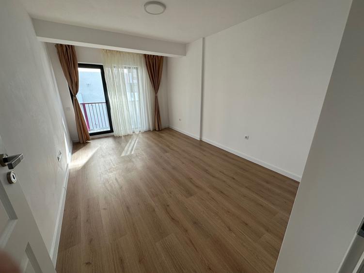 Apartament cu 2 camere semidecomandat în Exterior Vest