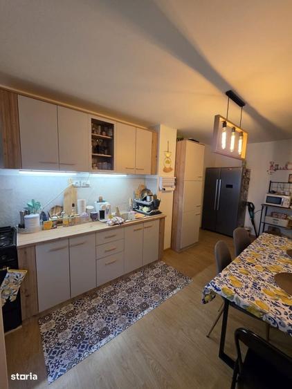 Apartament cu 3 camere decomandat în Ciupercenii Noi