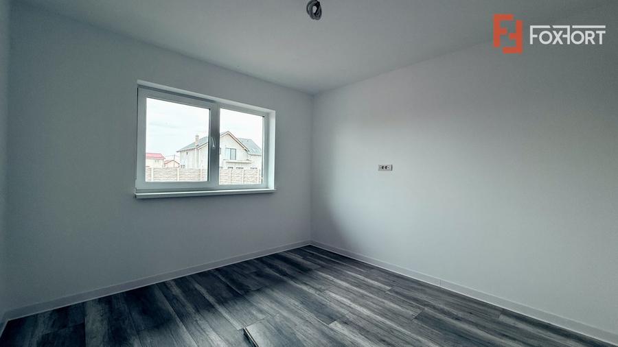 Duplex cu 4 camere cu Canalizare în Săcălaz