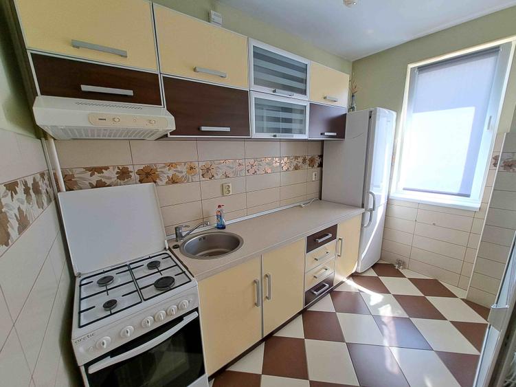 Apartament cu 3 camere decomandat în Tudor