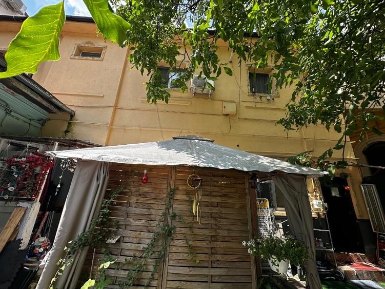 Casă individuală cu 4 camere cu Canalizare în Unirii