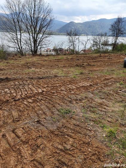 Teren de 8700 mp, în Gornea