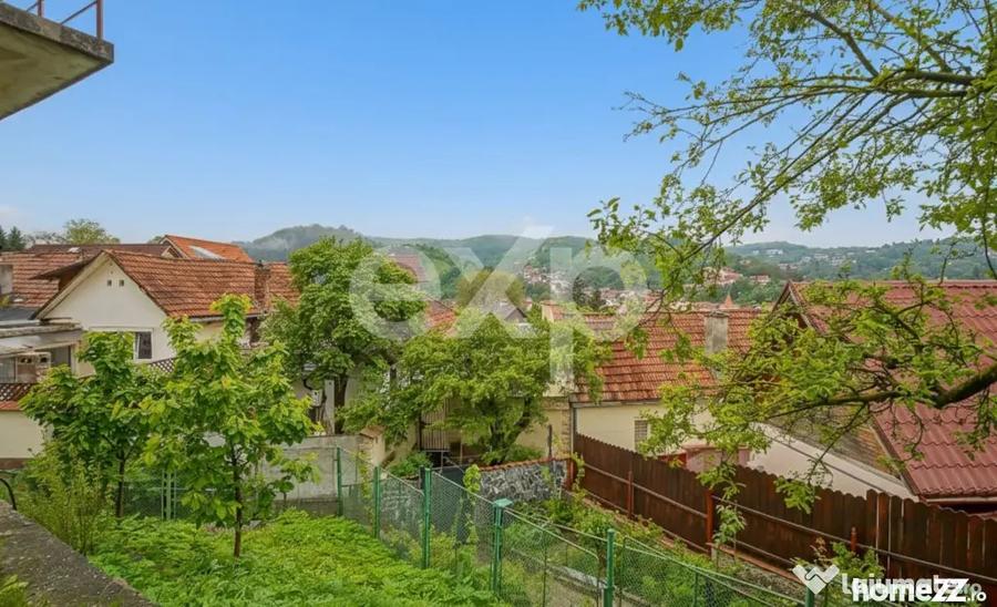 Casă cu 5 camere cu Teren 355 Mp în Schei