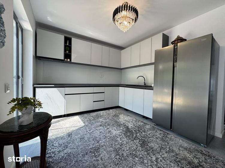 Casă cu 4 camere cu Teren 340 Mp în Central