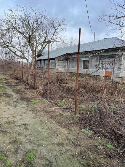 Casă cu 6 camere cu Teren 2500 Mp în Central