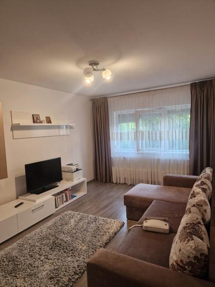 Apartament cu 2 camere decomandat în Popoveni