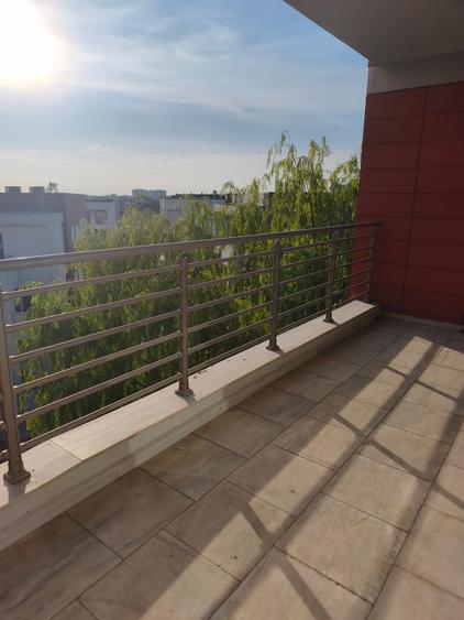 Apartament cu 4 camere în Sisești
