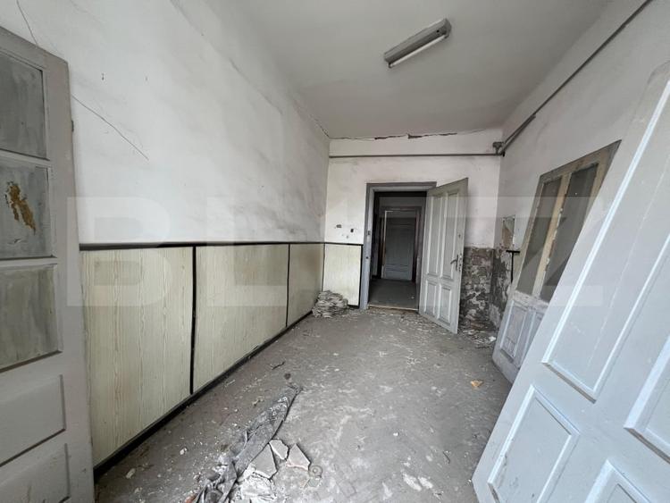 Spațiu comercial, de 900 mp, în Aiud