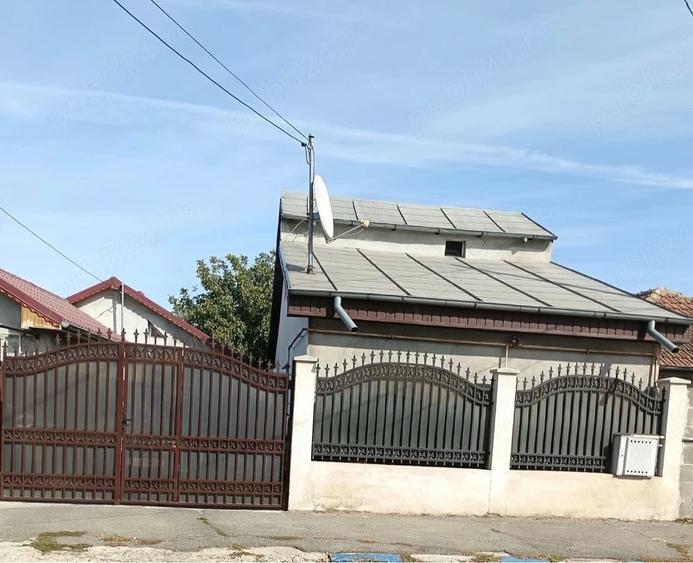 Casă cu 4 camere cu Teren 200 Mp în Mircea-Vodă