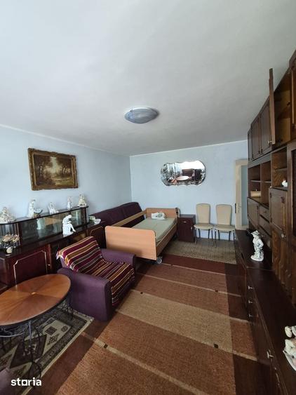 Apartament cu 2 camere decomandat în Rovine