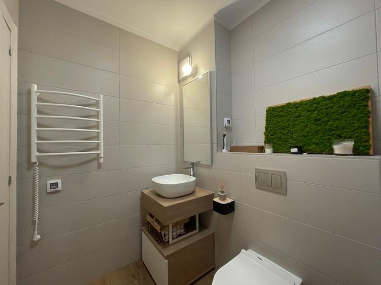 Apartament cu 3 camere decomandat, mobilat în P-ta Presei Libere