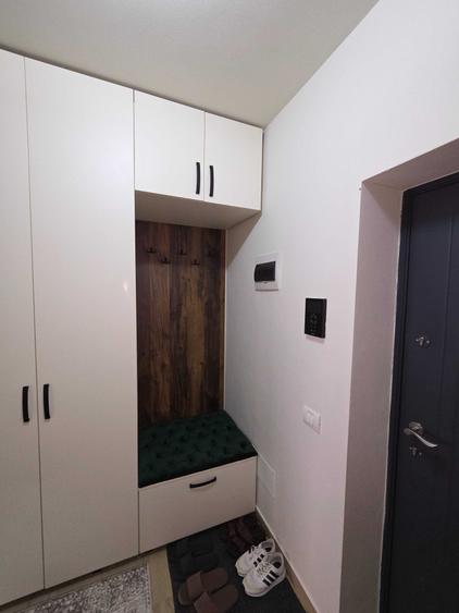 Apartament cu 2 camere decomandat în Tractorul