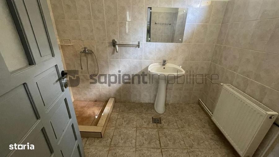 Casă cu 4 camere în Rontău