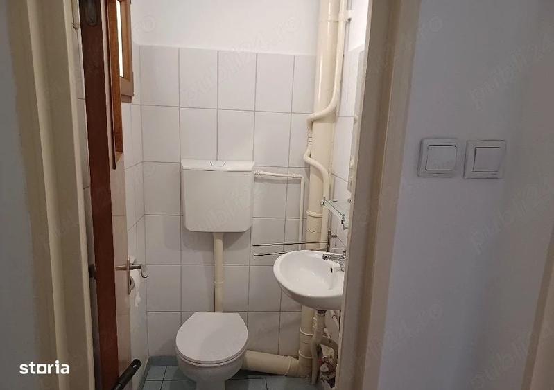 Apartament cu 3 camere semidecomandat în Calea Călărașilor