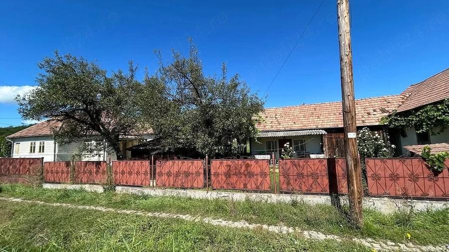 Casă cu Teren 2250 Mp în Central
