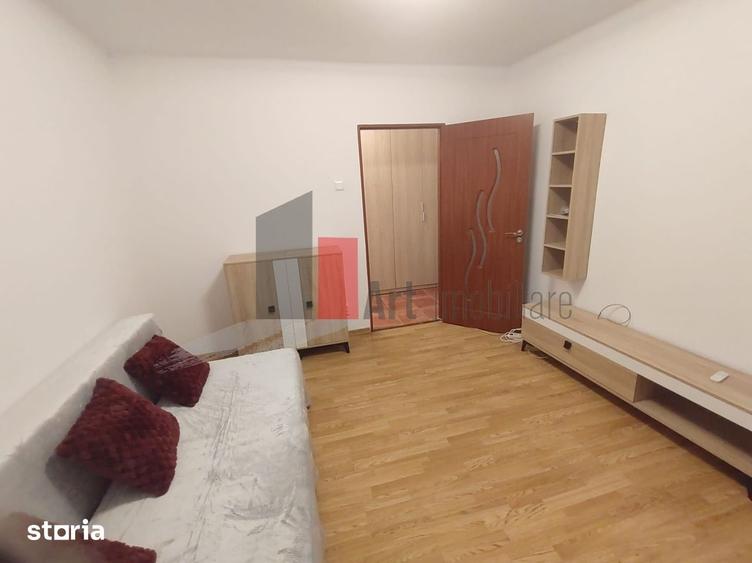 Apartament cu 3 camere decomandat, mobilat în Lacul Tei