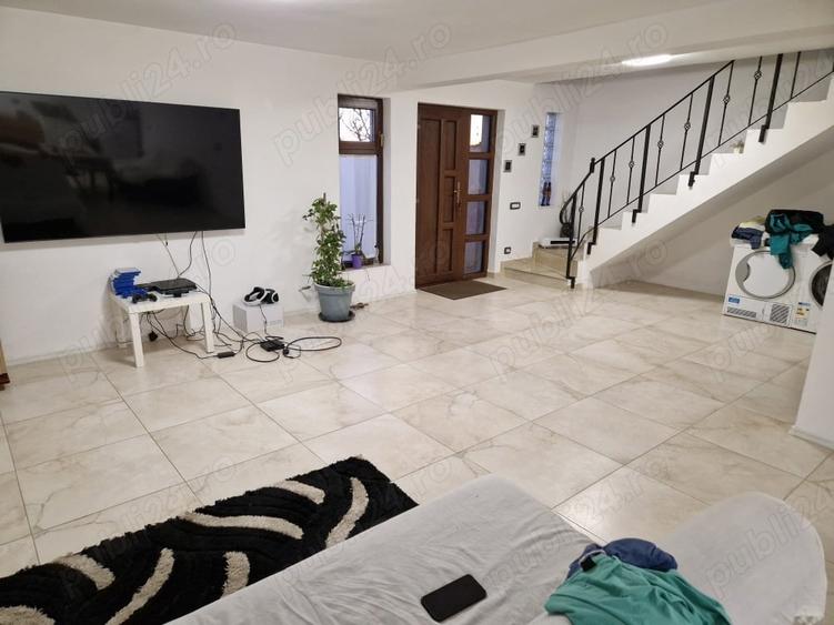 Casă cu 6 camere cu Teren 530 Mp în Pielești