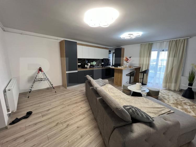 Apartament cu 2 camere semidecomandat, mobilat în Cetate