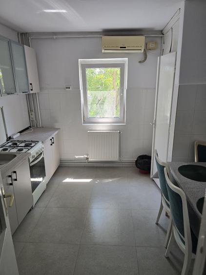 Apartament cu 3 camere decomandat în Simion Bărnuțiu